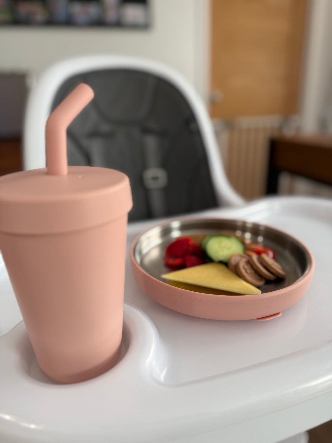 🍽️ The Great Highchair-to-Suction-Plate Puzzle: What Stays Put (and What Gets Flipped!) | Meadow Lane Collective