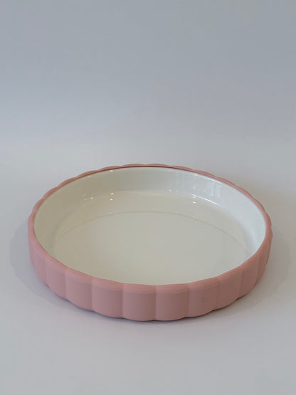Ceramic Plate With Scallop Silicone Sleeve
