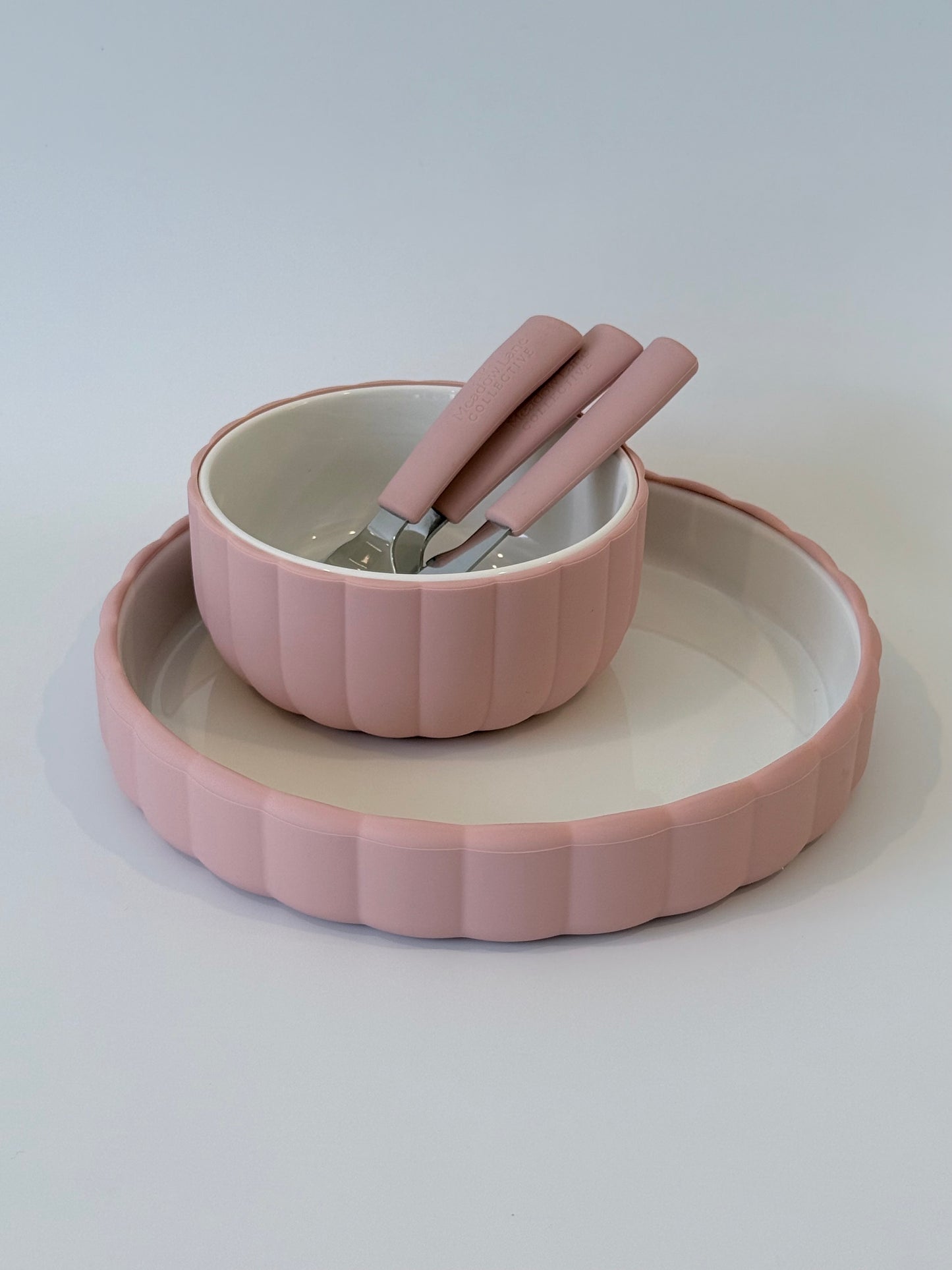 Ceramic Scallop Set – Plate | Bowl | Cutlery