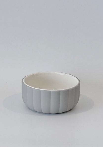Ceramic Bowl With Scallop Silicone Sleeve