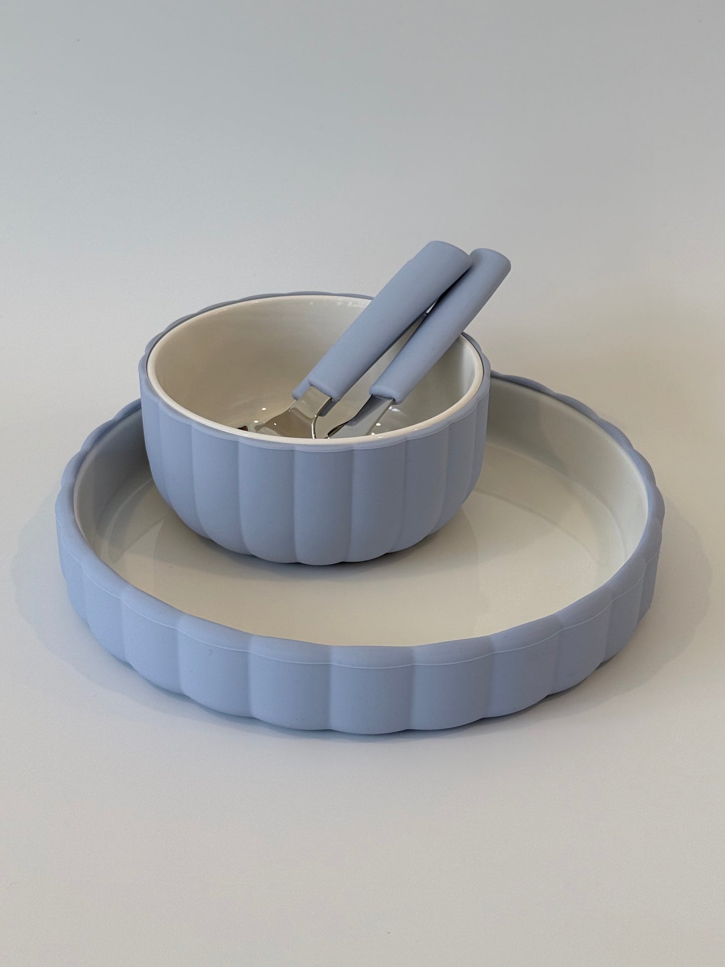 Ceramic Scallop Set – Plate | Bowl | Cutlery